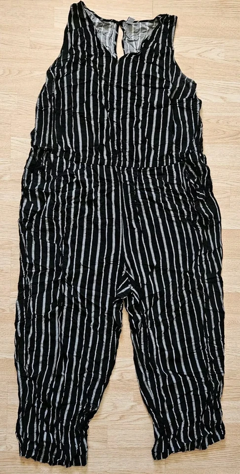 Mono mameluco de mujer Old Navy talla grande 3x a rayas negras con bolsillos Foto 2 de 4