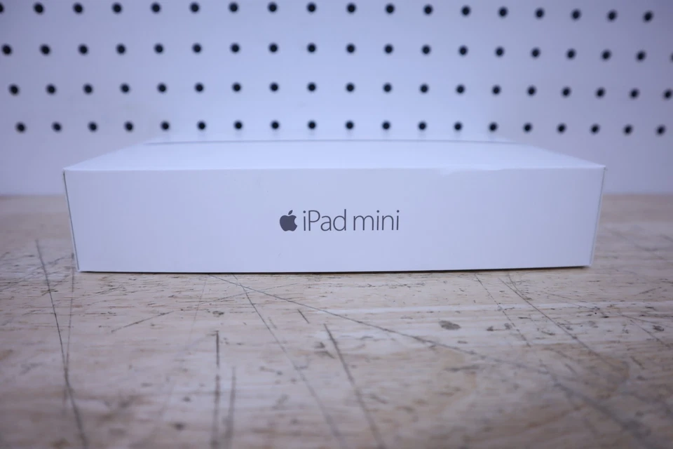 Nuevo Apple iPad Mini 4 128 GB Wi-Fi 7,9 pulgadas Gris espacial MK9N2LL/A Mini4 Gris A1538 Foto 3 de 4