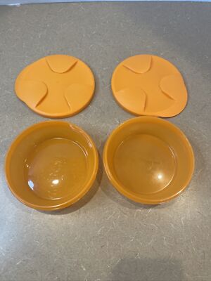 EUC Tupperware Duo Bowl Set of 2 Bowls  #5422 & Interlocking Lids / Seals #5419