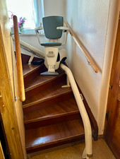 ThyssenKrupp Treppenlift Flow 2 mit Führungsschiene Akkus FB max.125 kg