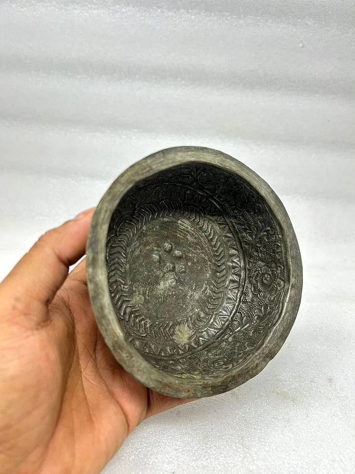 Antiguo cuenco de cobre tribal cuenco floral cobre antiguo en relieve taza de verduras cuenco Foto 2 de 4