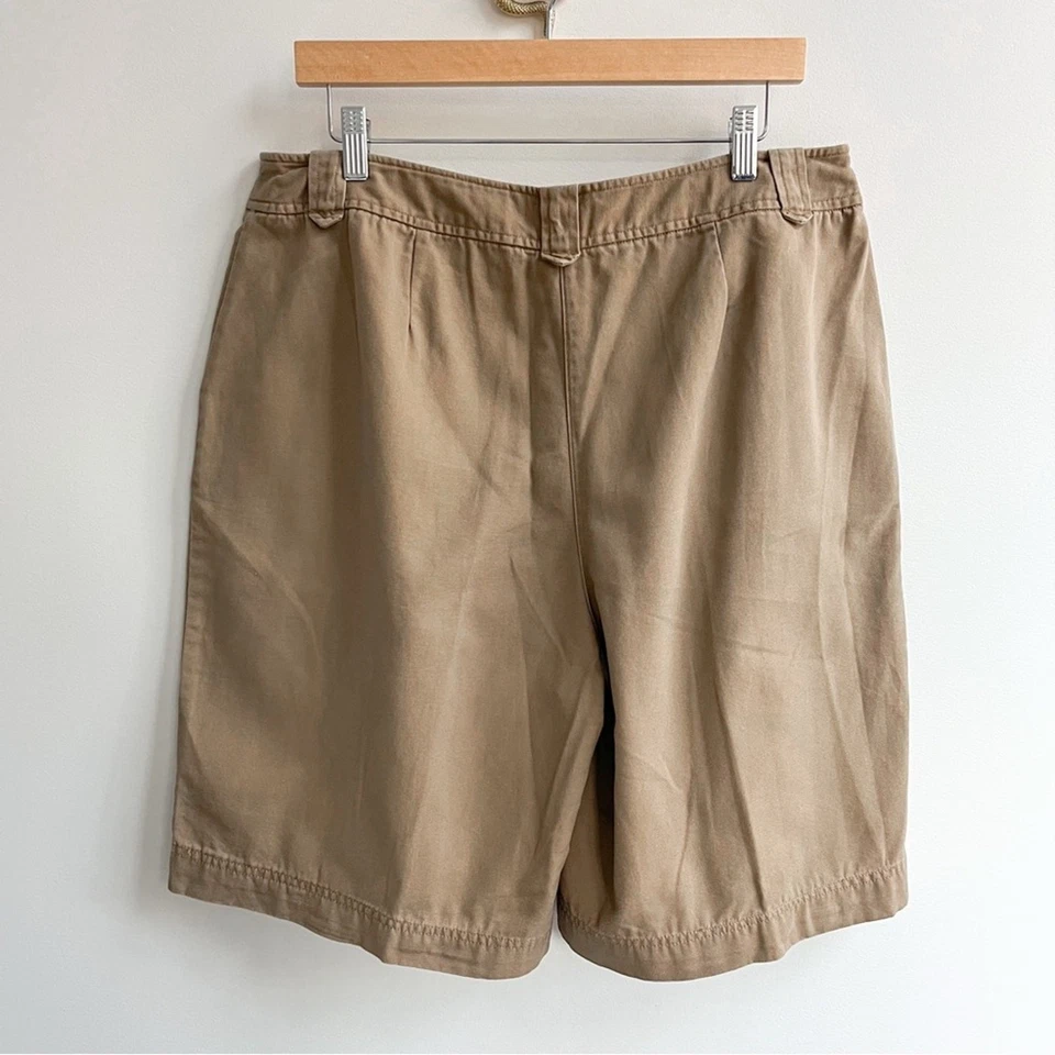 Basic Editions Women's Cotton Khaki Cargo Pocket High Rise Bermuda Shorts 16 - Image 2 of 4