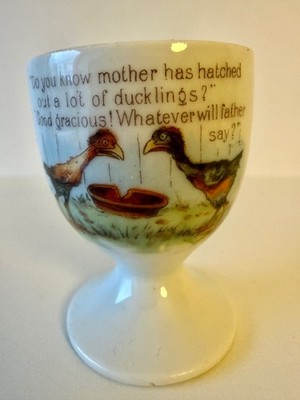 alter Eierbecher mit Hühnern (HÜ8)