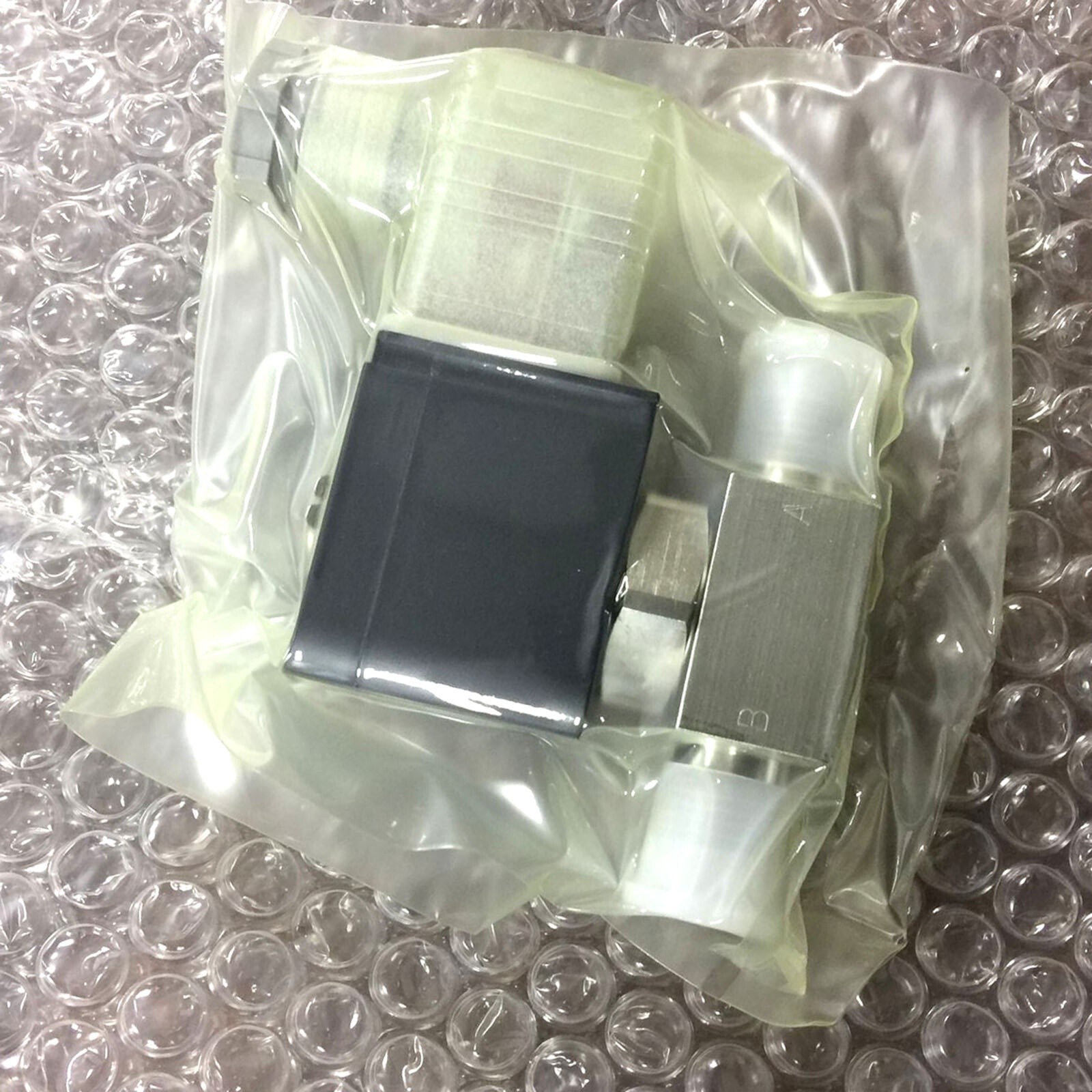 Ckd Hvb312-4Rm-3-2Hs-Dc24V/ Magnetic Valve Solenoid Valve for High Vacuum  *lg