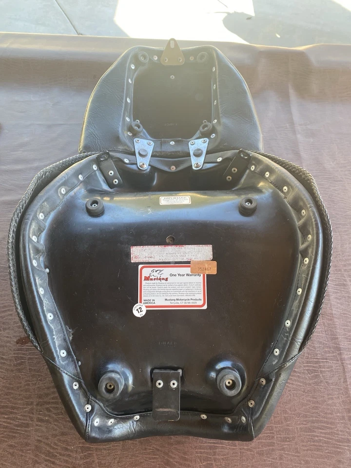 Mustang WideTouring Seat Honda VT1100c2 Sabre 00-08/Shadow 87-97 Vt1100 - Image 4 of 4