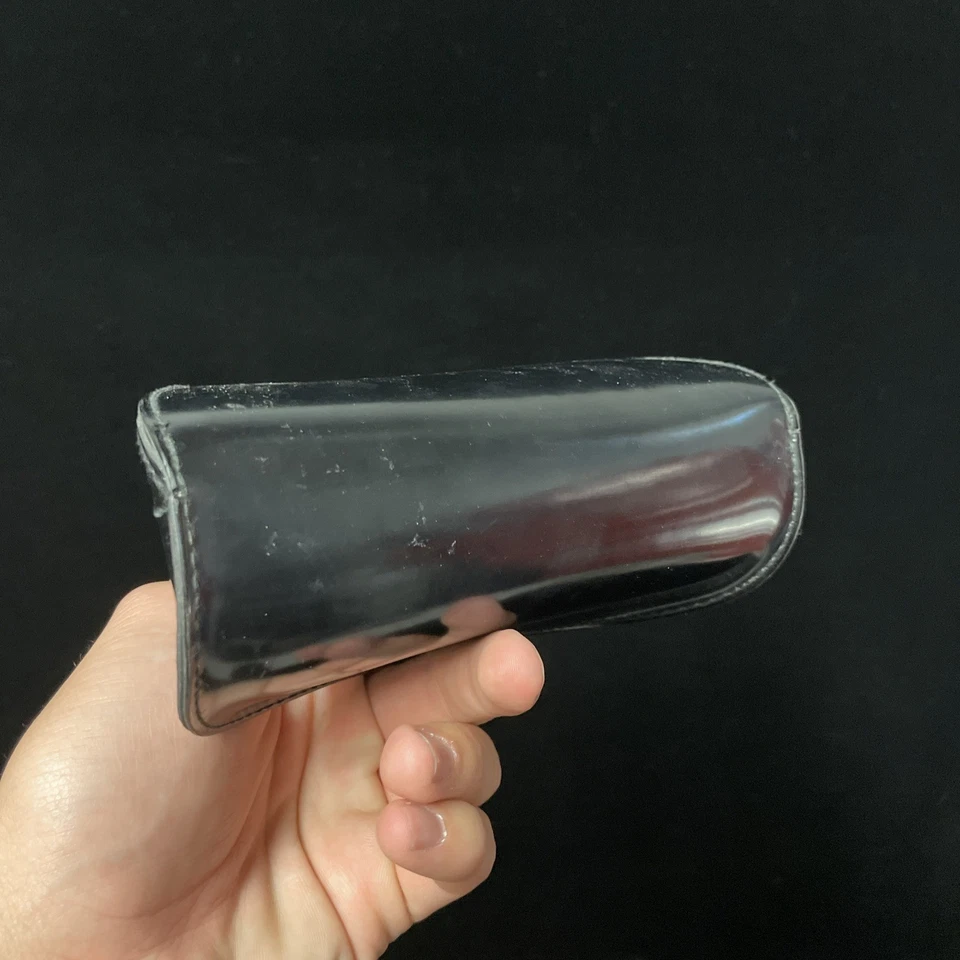 FENDI Preto PATENTE Couro FOLDOVER Logotipo ÓCULOS DE SOL Óculos SOMENTE Estojo Macio - Imagem 3 de 4