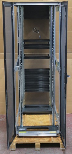 Fujitsu Eternus CD10000 S1 Solution 42U Server Rack Cabinet Enclosure No Sides - 第 6/7 張圖片