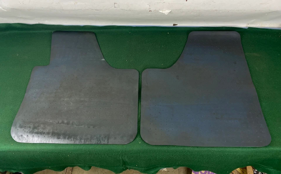 Nuevo de Lote Antiguo Chevrolet Corvair 1962-1964 Accesorio Alfombrilla Delantera Par Verde Oscuro 985240 Foto 4 de 4