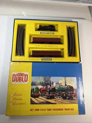 Vintage Hornby Dublo OO Scale 2009 0-6-0 Tank Locomotive Passenger Set  (B)