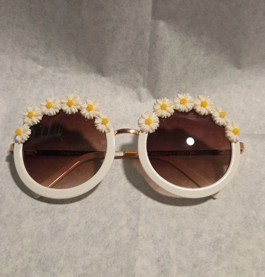 GAFAS DE SOL CIRCUS de Sam Edelman con flores de margarita adornadas Foto 2 de 4