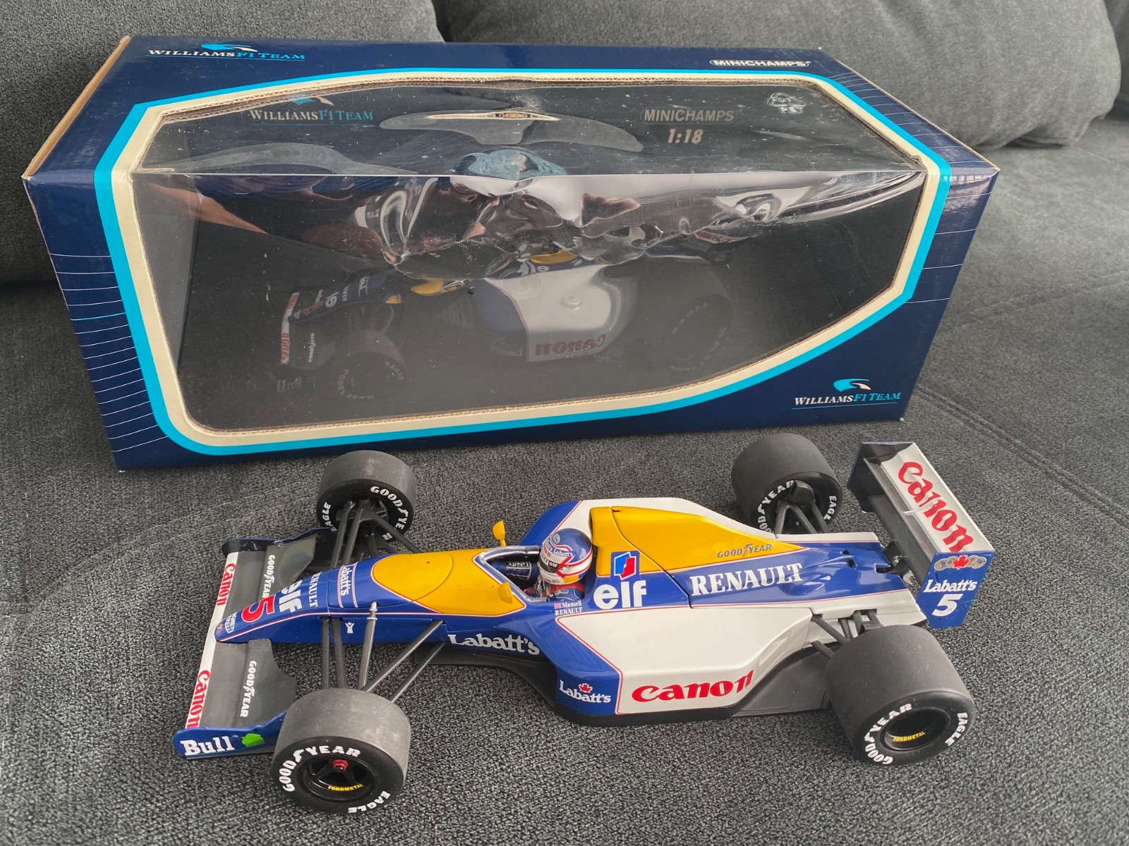 Foto 1 di 6