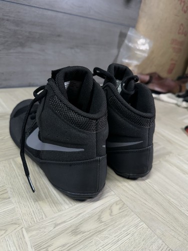 Nike (Uomo 7.5 / EU 40.5) Fury Scarpe da Wrestling (AO2416-010) Nero/Grigio - Foto 6 di 14