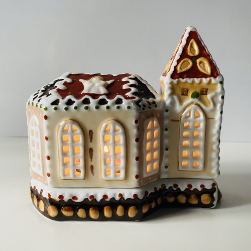 Villeroy Boch Scandinavia Gingerbread Ceramic Church Tea Light holder In Box - Picture 19 of 24