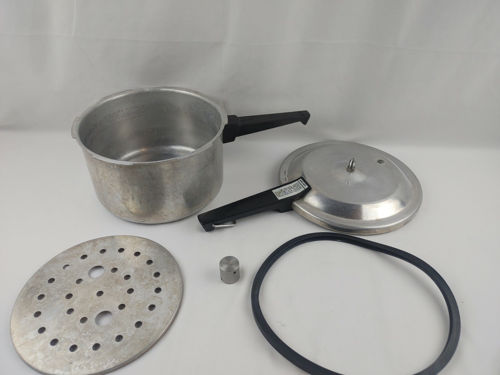 Presto Mirro Matic M0404 4 Qt Pressure Cooker Canner w/ 15 lb