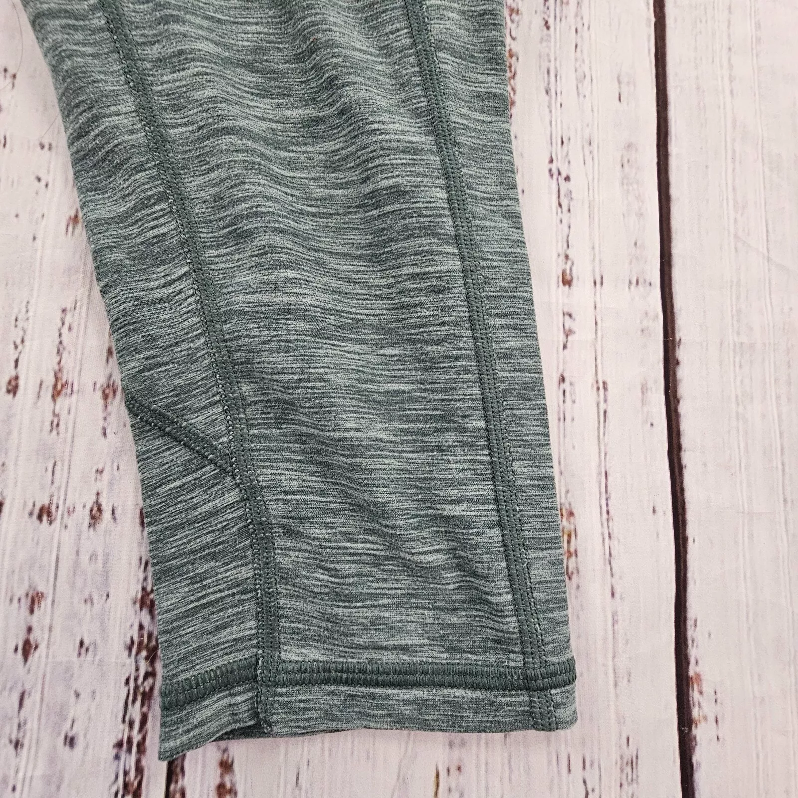 victoria-secret-vs yoga athletic leggings