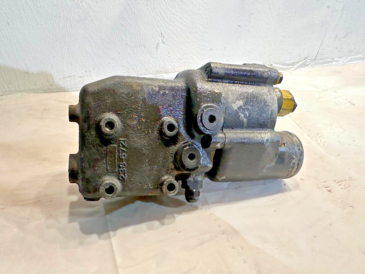 専用0139522 CAT C-13 KCB Diesel Engine Complete Thermostat Housing 238