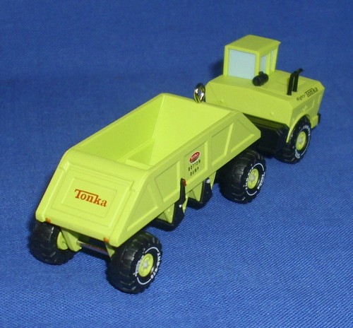 Hallmark Christmas Ornament Mighty Tonka Bottom Dump 2019 Truck Trailer NIB - Picture 5 of 5