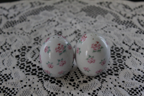 Vintage Ceramic Egg Shape Salt & Pepper Shakers with Pink Roses - Picture 2 of 3