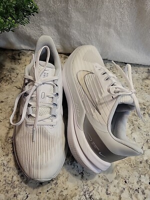 Nike Air Winflo 9 White Pure Platinum Running Shoes Women s Size 8M Excellent Co