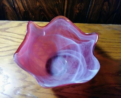2011 Cypress Home Recycled Art Glass Scalloped Bowl Fuchsia 7" Made In Spain - Picture 2 of 8