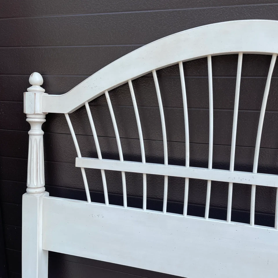 2000s Ethan Allen Maison Collection Country French Wheatback Full Headboard - Image 2 of 4