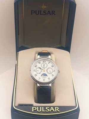 Vintage Pulsar V33F Moonphase Triple Calendar Quartz  French Dial Boxed 33.5mm