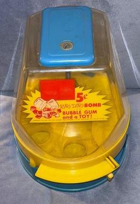 VINTAGE  RING DING BOMB  GUMBALL AND TOY PRIZE  MACHINE  NO KEY