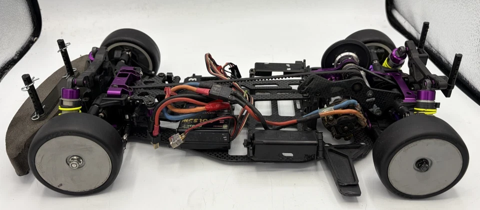 For parts HPI RS4 PRO2 carbon chassis with ESC and motor - Image 3 of 4
