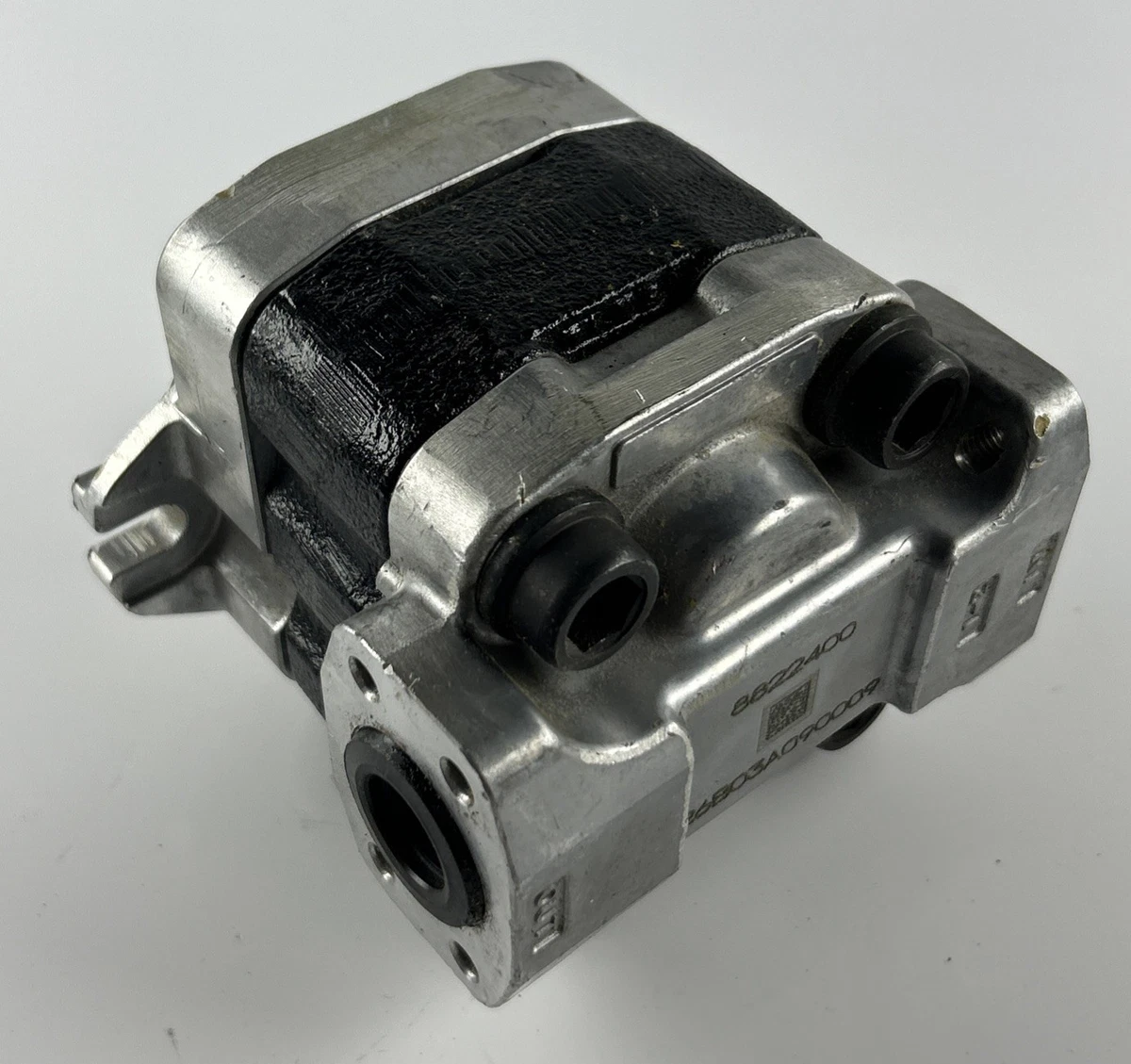 Hyster 8822400 Hydraulic Gear Pump Made in Japan photo 4