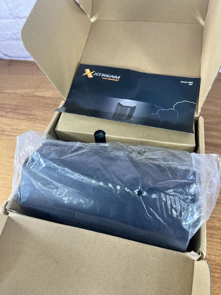 Xtream DOCSIS 3.1 Dual-band AX6000 Wi-Fi 6 Cable Gateway Arcadyan CM4652442-MM - Image 3 of 4