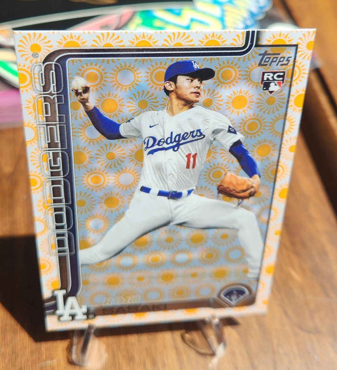 2025 Topps Series 2 Roki Sasaki #558 Sun Holiday Foil RC Dodgers