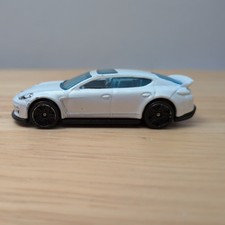Hot Wheels Porsche Panamera 2013 Mattel Car