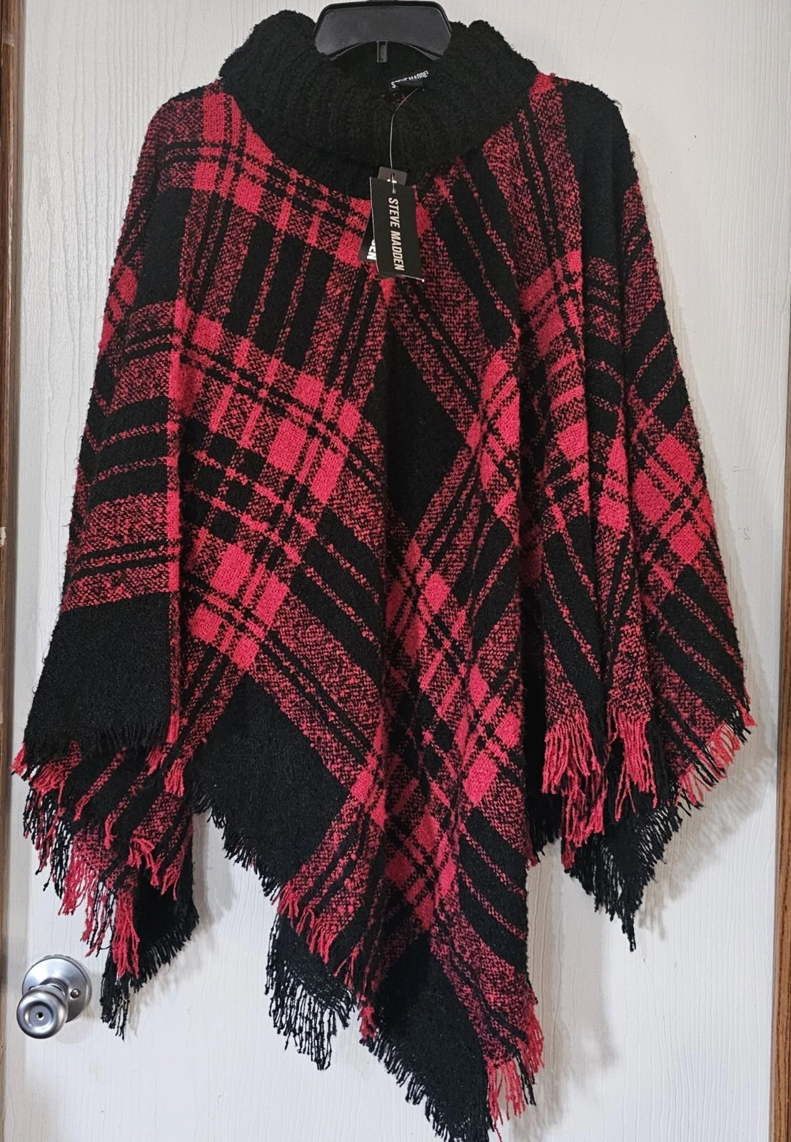 NWT Steve Madden Women's Red & Black Buffalo Plaid Fringed Sweater Poncho OSFM