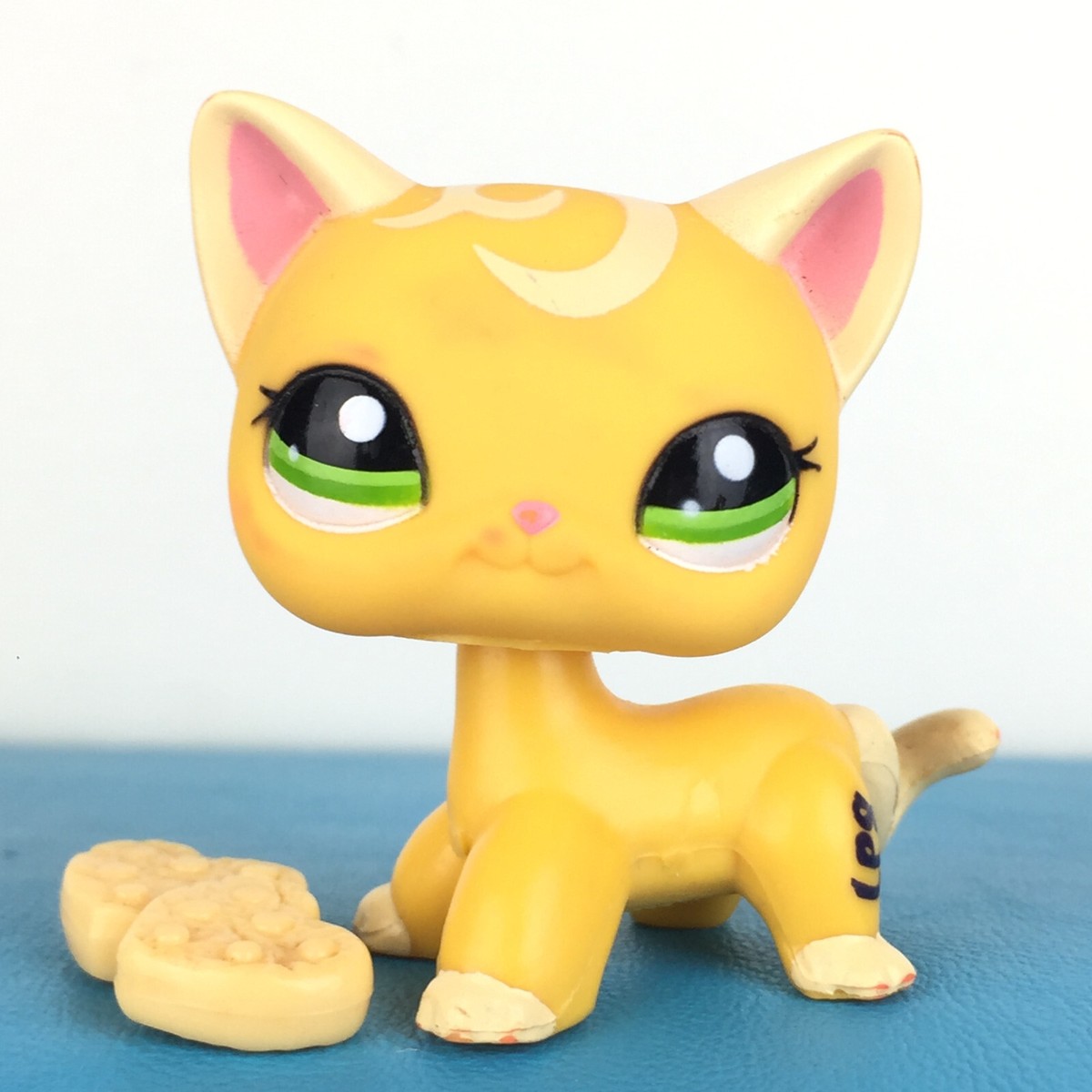 Authentic Littlest Pet Shop #2194 Shorthair Cat Original Hasbro