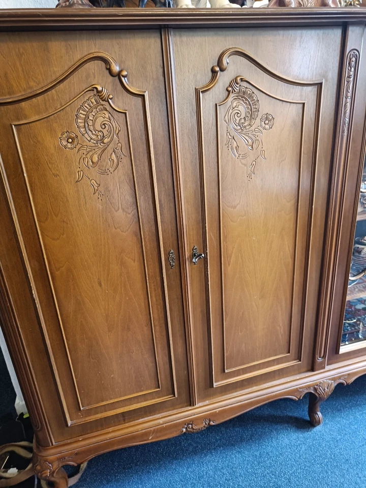 Wonhnzimmer Schrank/Sideboard/ Highboard/mit Vitrine "Chippendale" 295 cm lang - Bild 2 von 4