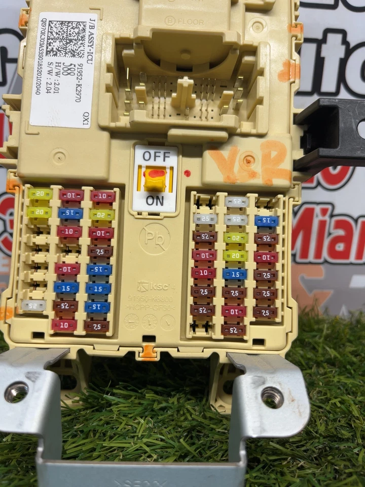 21 HYUNDAI VENUE FUSE CONTROL UNIT FUSE BOX RELAY 91950-K8900 - Image 3 of 4