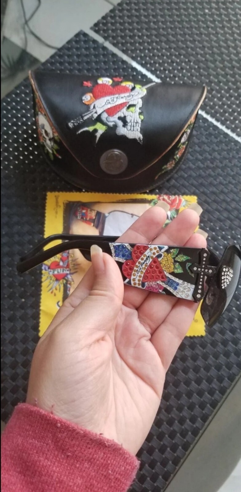Ed Hardy Y2k Womans Vintage Swarovski Crystal Skull Cross Sunglasses image 3