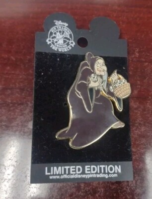Disney  Limited Edition 2500 Pin Snow White Hag Witch 2003 Hard To Find Rare 