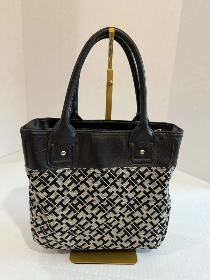 Tommy Hilfiger Black/Cream Leather Monogram Logo Shoulder Tote Bag BW86918259 - Image 3 of 4