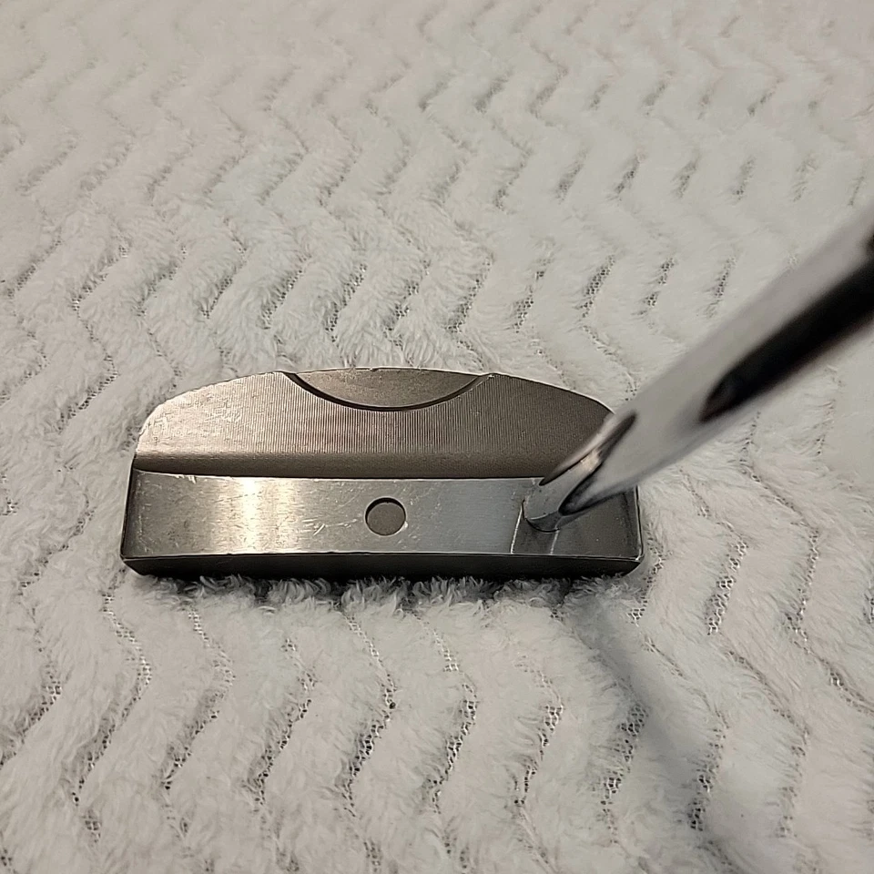 Kenneth Harper Titanium Milled Putter - RH - pure billet titanium - 35" - Image 3 of 4