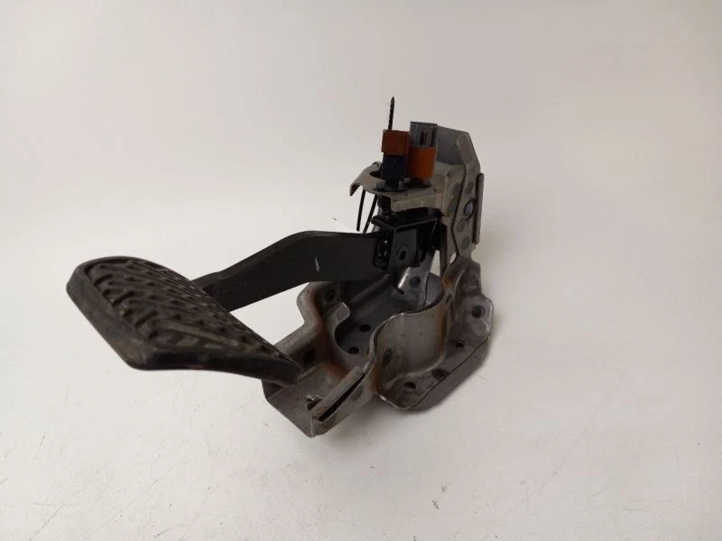 Pedal de freno Nissan Murano 2011 Foto 3 de 4