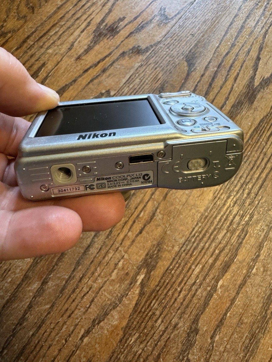 美品　動作確認済み　Nikon Coolpix L1 箱付き Amazon.com : Nikon Coolpix L12 7MP Digital Camera with 3x