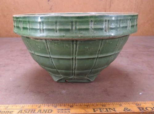 1930s McCoy Earthenware Green Glazed Window Pane #4 shield 9 Bowl