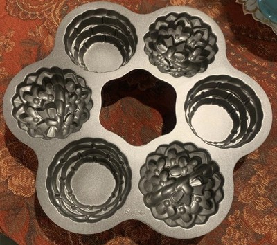 WILTON Dimensions Cake Baking PAN 6 Mini Cakes Heavy NS Bakeware Floral & Bows