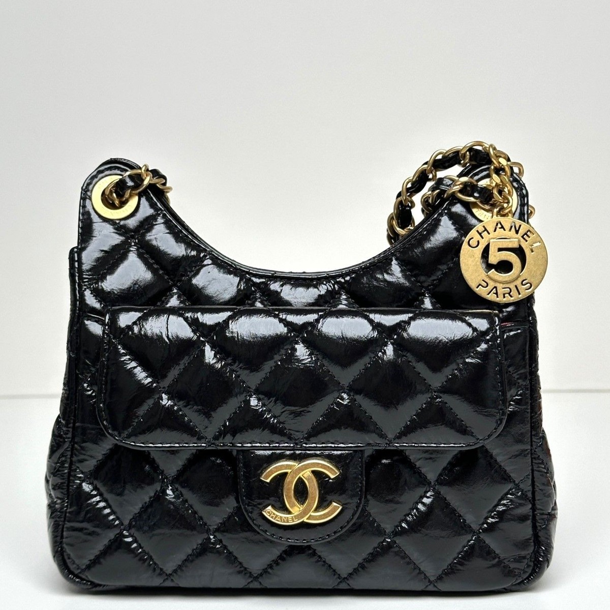 シャネル ショルダーバッグ AS3710 CHANEL Hobo Bag Shiny Black Small AS3710 Chip Version