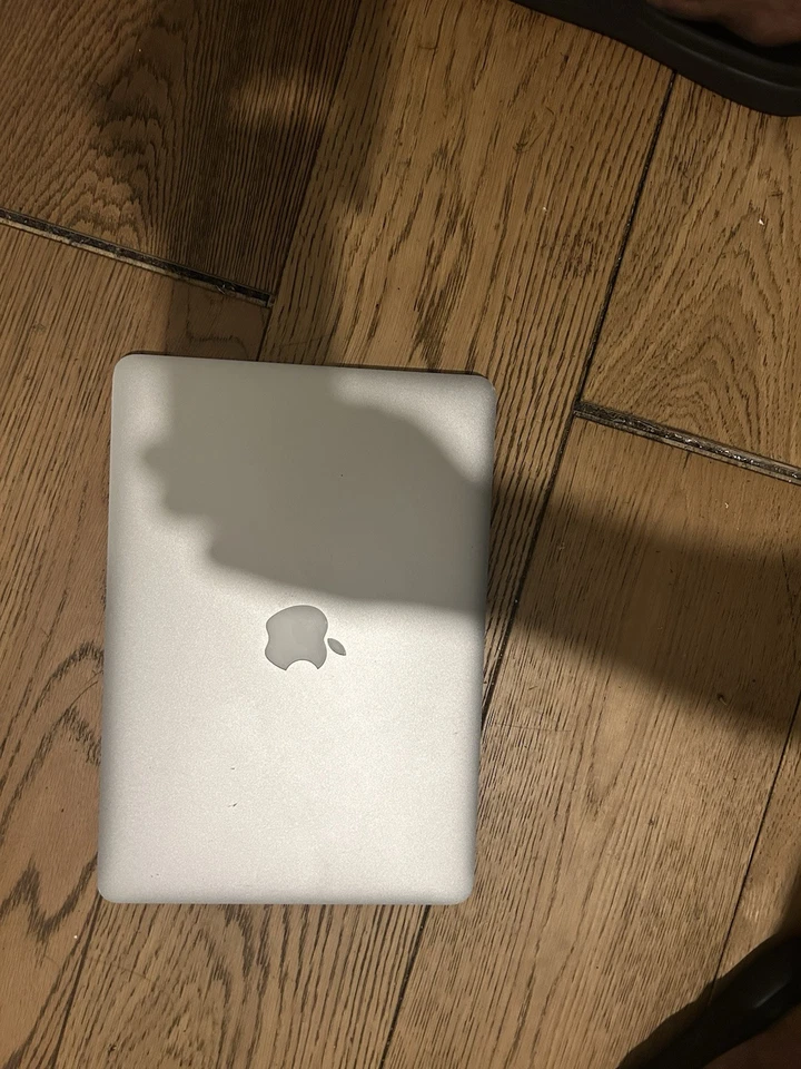 Apple MacBook Pro Retina 13 inch Early 2015 A1502 2.7 i5 8GB RAM 256GB - Image 3 of 3