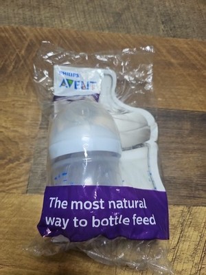 Philips Avent Natural Baby Bottle With Natural Response Nipple Clear 4 oz Sealed