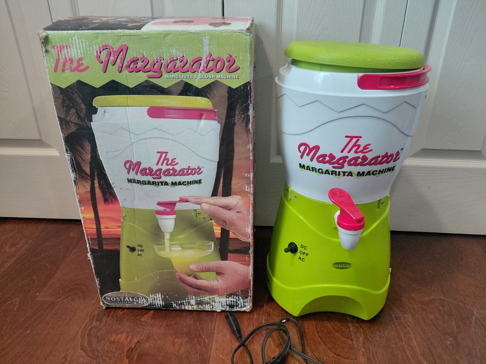 Nostalgia Electrics Margarator Margarita Slush Machine AC DC