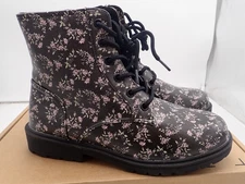 Blowfish Malibu Girl's Rayana-ki Side Zip Combat Boot size 4 Black Floral design