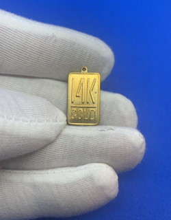 14k GOLD LINGOTE BONITO COLGANTE COLECCIÓN O REGALO